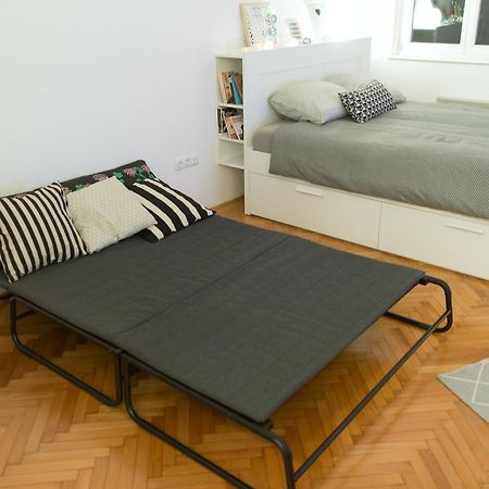 Bright & Stylish Studio Home, Superbly Located Szarajevó Kültér fotó